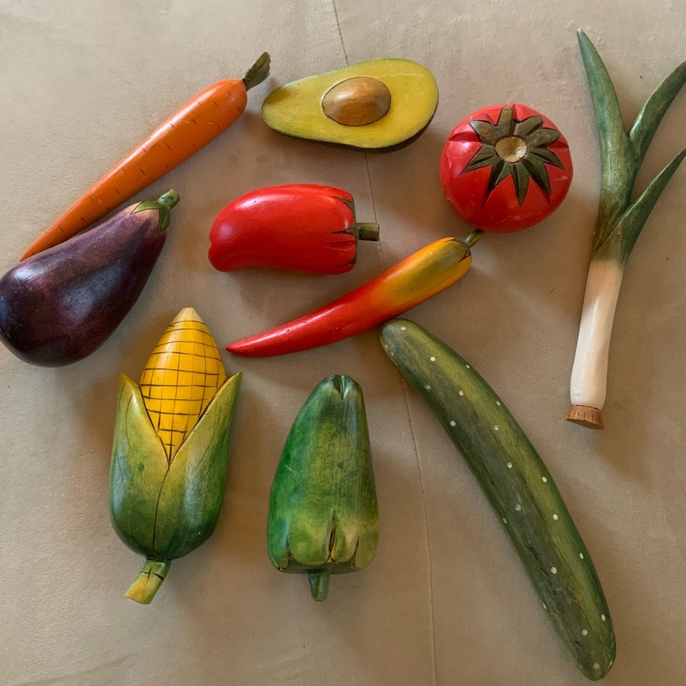 Vintage Folk Art Fruit Veggies Primitive Wood Hand Carved Painted Lot of 10